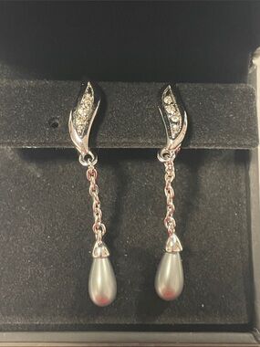 Dorlan Silver-Tone Pearl Drop Dangle Earrings - Elegant Gray